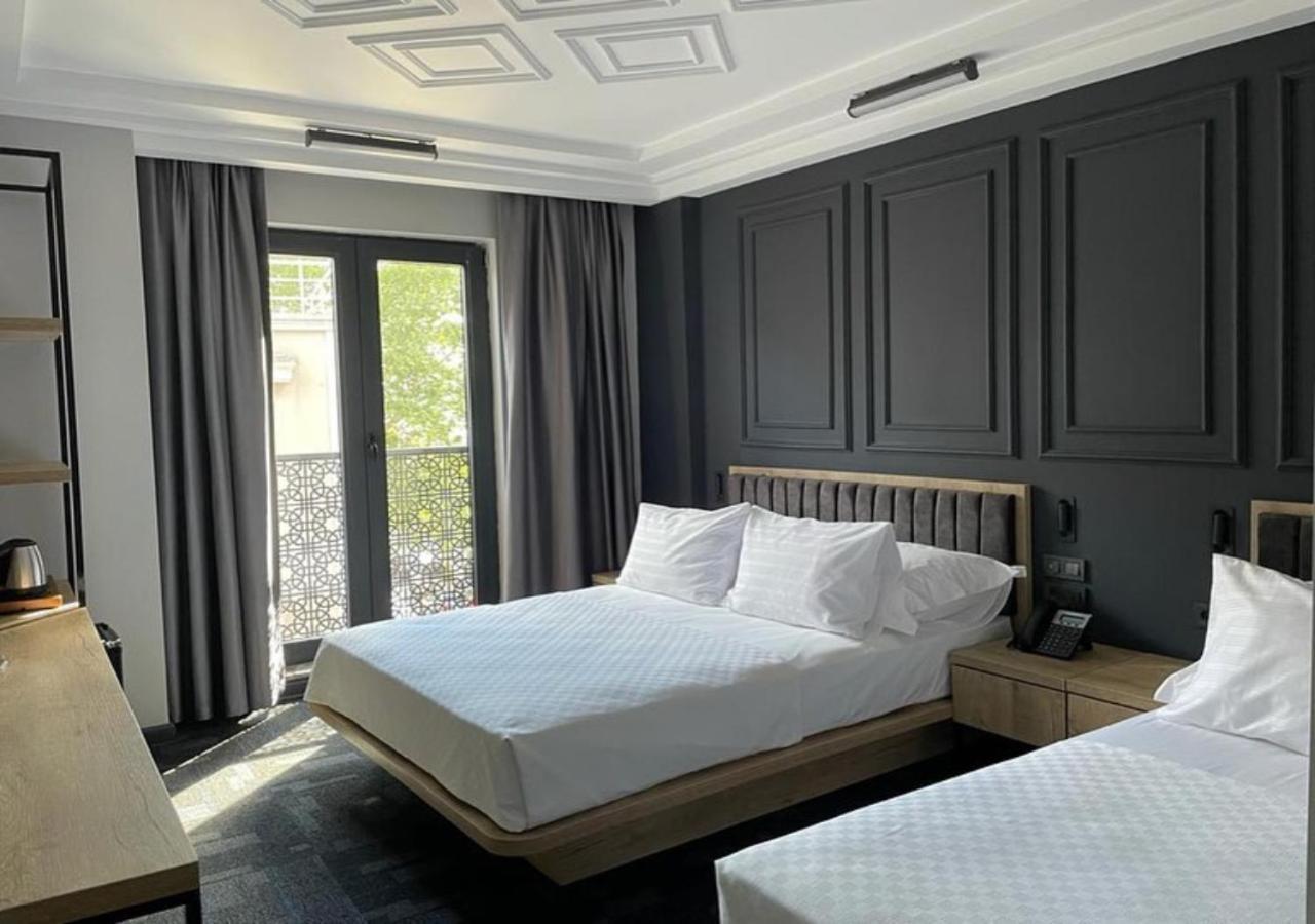 Hotel Grand Belwood Near Delhi Airport *